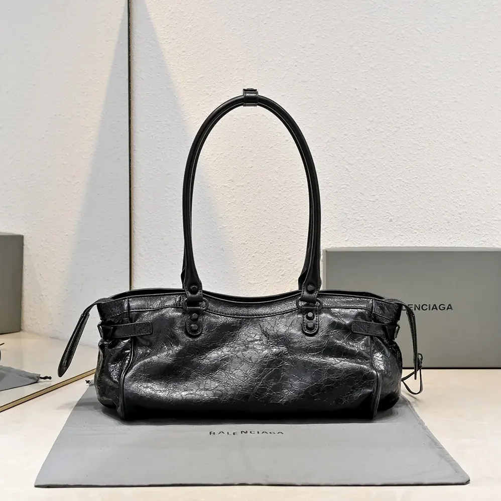 Balenciaga Le City Bag East for Women in West In Black