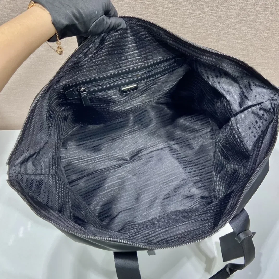 Prada Re-Nylon And Saffiano Duffle Bag Black / 2VC796_2DMH_F0002_V_OOO