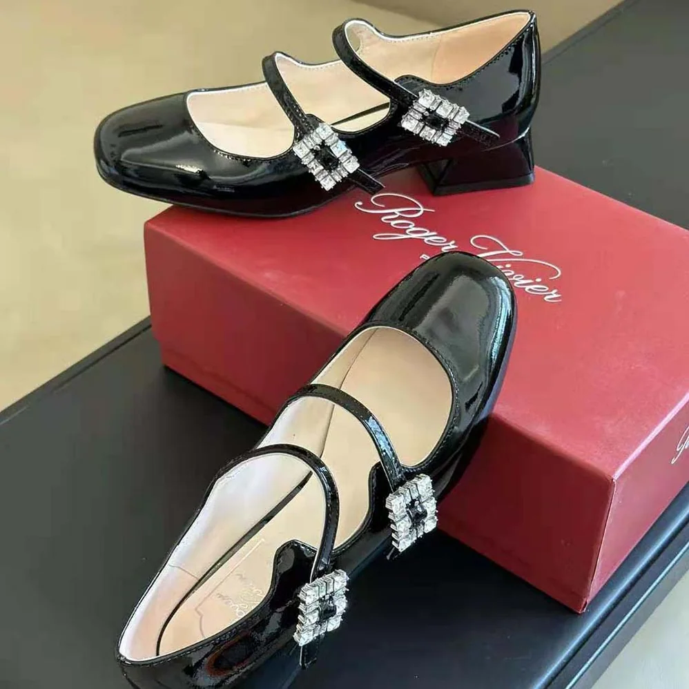 Roger Vivier Trés Vivier Strass Buckle Mini Babies Ballerinas in Patent Leather for Women Roger Vivier Trés Vivier Strass Buckle Mini Babies Ballerinas in Patent Leather for Women