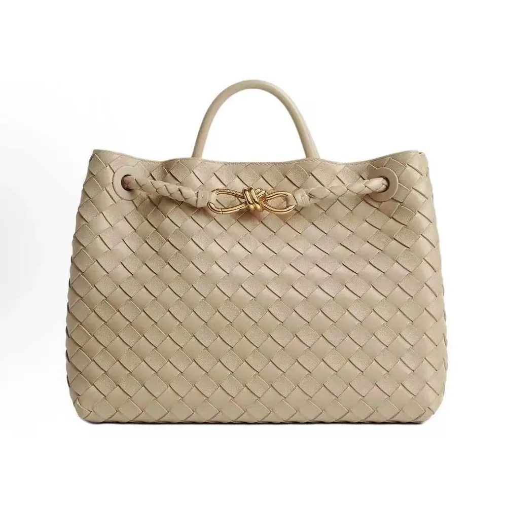 Bottega Veneta Medium Andiamo in Supple Intrecciato Leather for Women in Beige Bottega Veneta Medium Andiamo in Supple Intrecciato Leather for Women in Beige