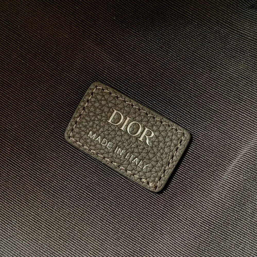 Dior Rider 2.0 Zipped Backpack Gray Dior Gravity Leather and Gray Grained Calfskin for Men Dior Rider 2.0 Zipped Backpack Gray Dior Gravity Leather and Gray Grained Calfskin for Men