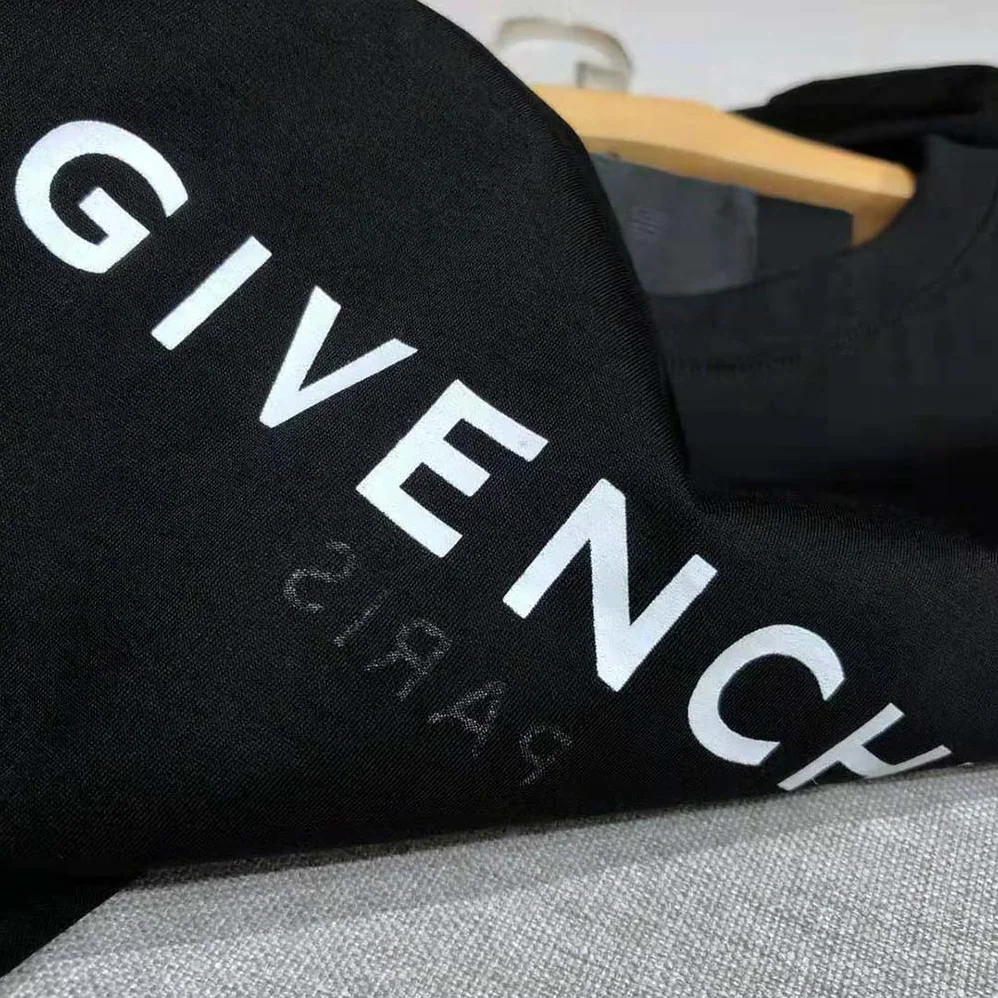 Givenchy Reverse Oversized T-Shirt for Women in Black Givenchy Reverse Oversized T-Shirt for Women in Black