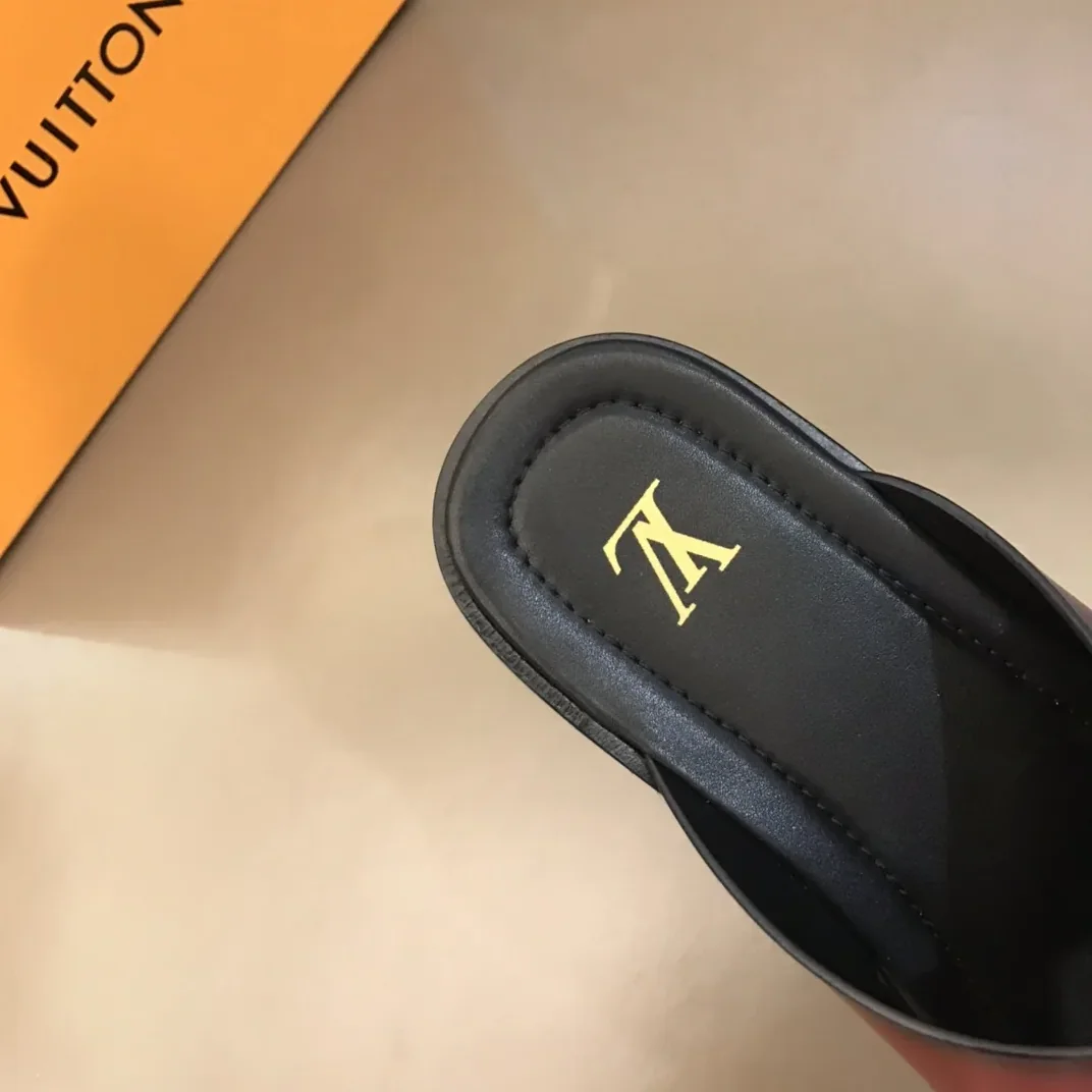 Louis Vuitton LV Oasis Mule Red Louis Vuitton LV Oasis Mule Red