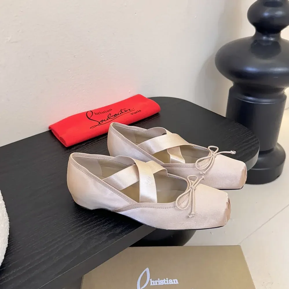Christian Louboutin Cassiasticina Ballerinas Crepe Satin for Women in Pink Christian Louboutin Cassiasticina Ballerinas Crepe Satin for Women in Pink