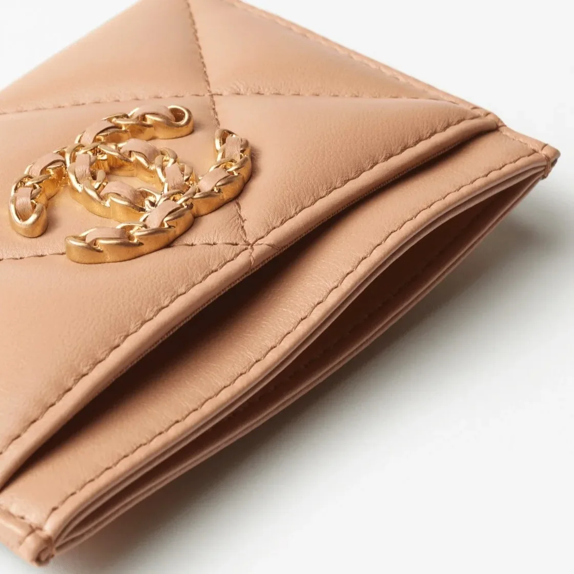 Chanel 19 Card Holder Dark Beige / Chanel 19 Card Holder Dark Beige /