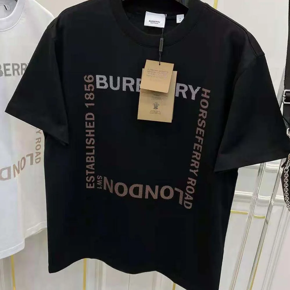 Burberry Horseferry Square Print Cotton T-shirt for Women in Black Burberry Horseferry Square Print Cotton T-shirt for Women in Black