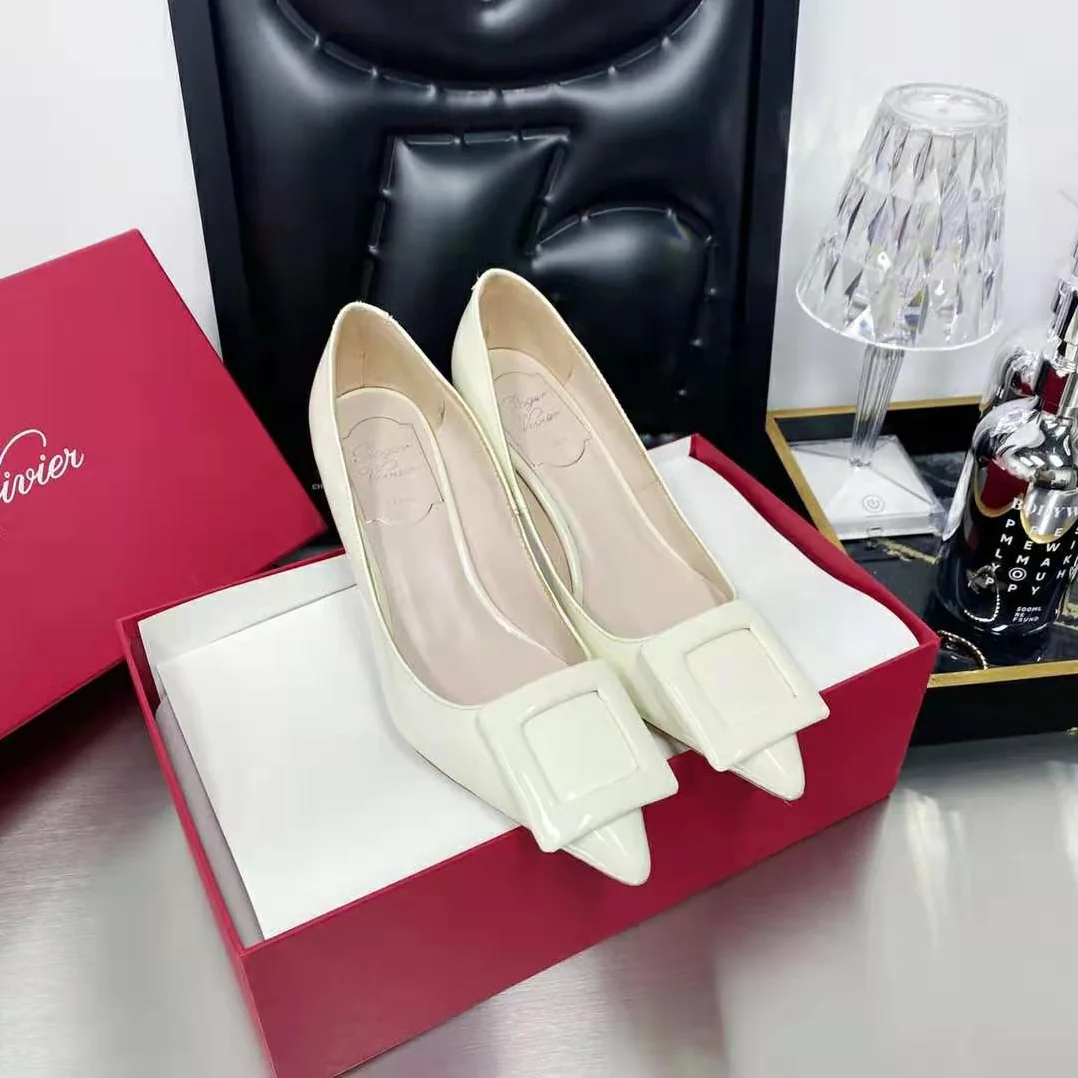 Roger Vivier Viv In The City Pumps in Patent Leather for Women in White Roger Vivier Viv In The City Pumps in Patent Leather for Women in White