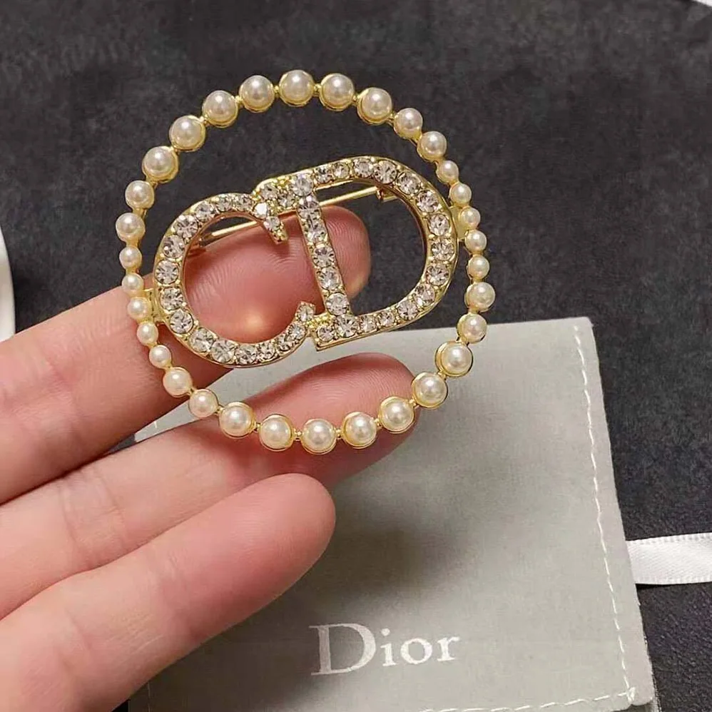 Dior Clair D Lune Brooch Gold for Women in Finish Metal Dior Clair D Lune Brooch Gold for Women in Finish Metal