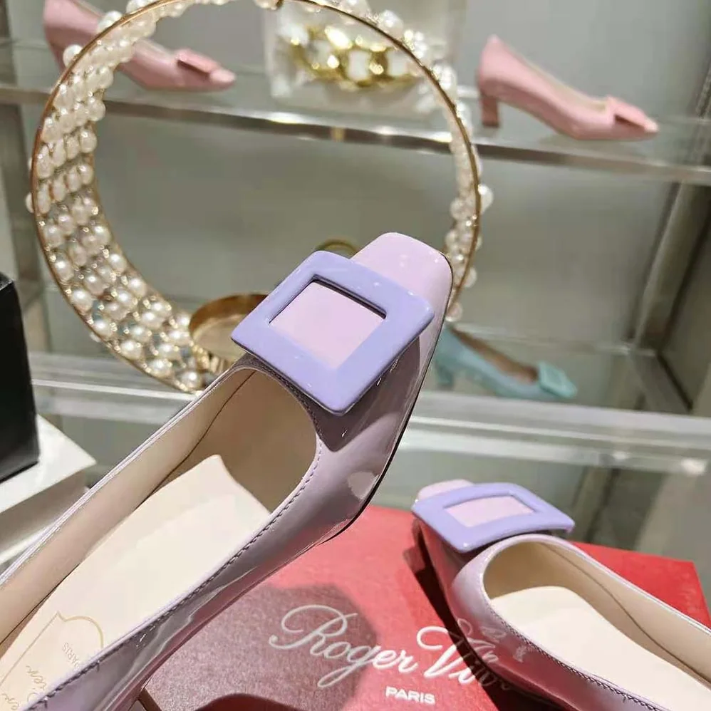 Roger Vivier Patent Leather Belle Vivier Pumps for Women in Purple Roger Vivier Patent Leather Belle Vivier Pumps for Women in Purple