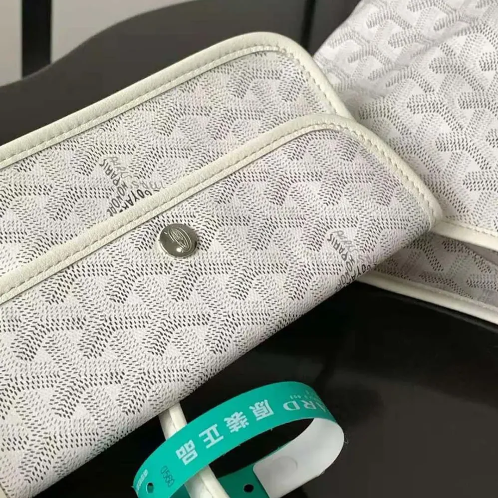 Goyard Bohème Hobo Bag for Unisex in White Goyard Bohème Hobo Bag for Unisex in White