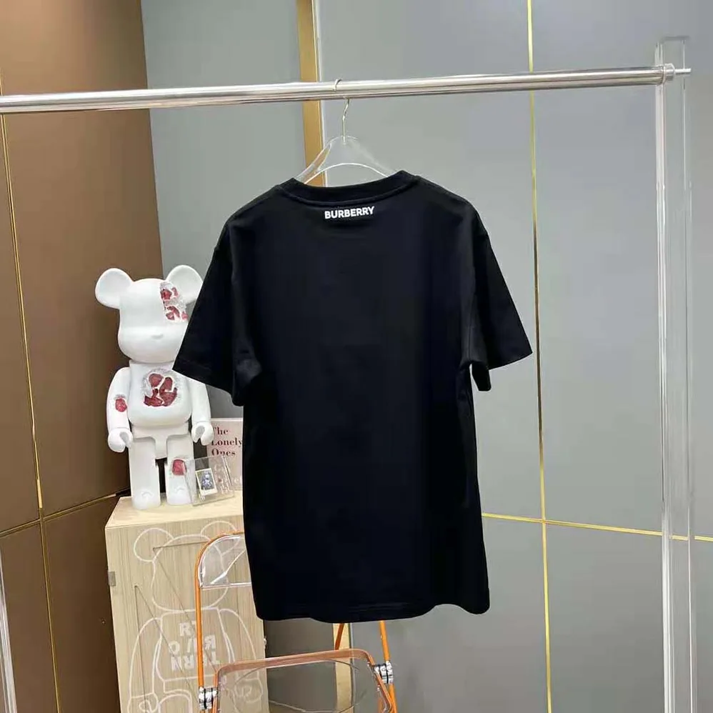 Burberry Deer Print Cotton Oversized T-shirt for Women in Black