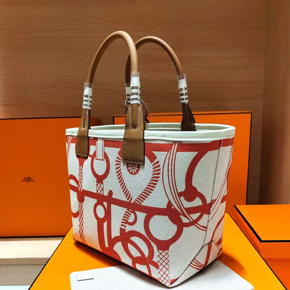 Hermes Steeple 25 Ecru Tote Bag for Unisex in Orange
