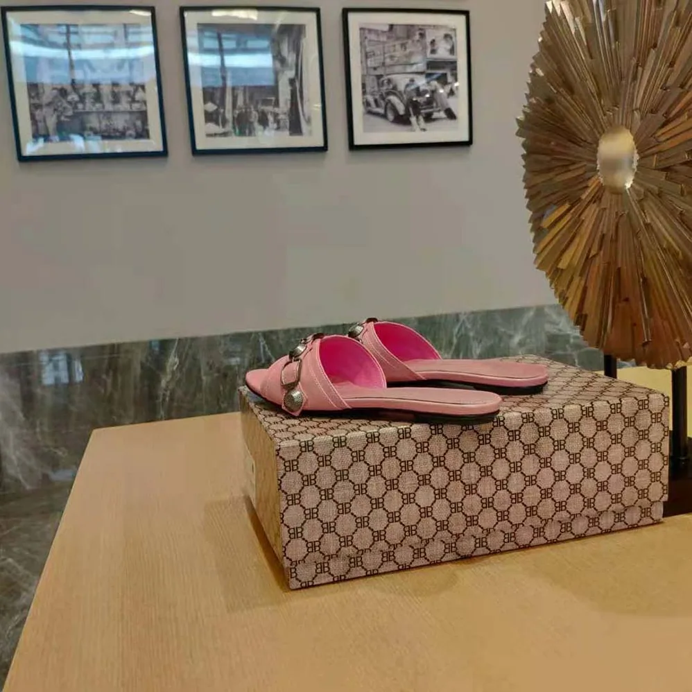 Balenciaga Cagole Sandal in Pink Arena Lambskin for Women Balenciaga Cagole Sandal in Pink Arena Lambskin for Women