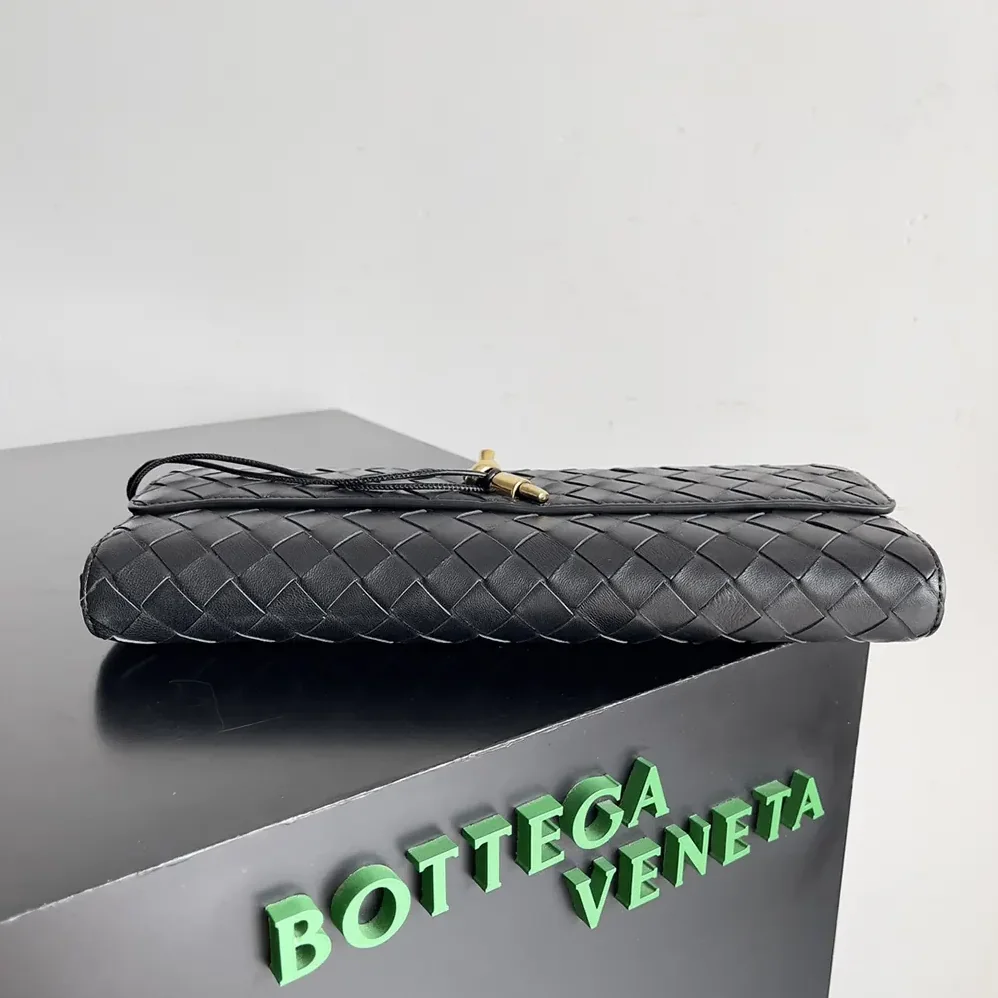 Bottega Veneta Long Clutch Andiamo With Handle for Women in Black Bottega Veneta Long Clutch Andiamo With Handle for Women in Black