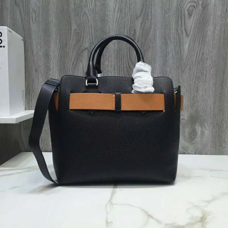 Burberry The Medium Leather Belt Bag for Women in Black