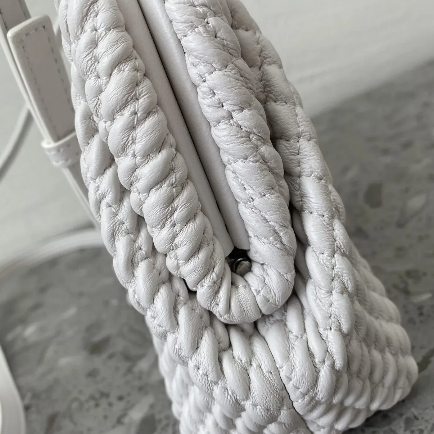 Bottega Veneta Point Chalk Bottega Veneta Point Chalk