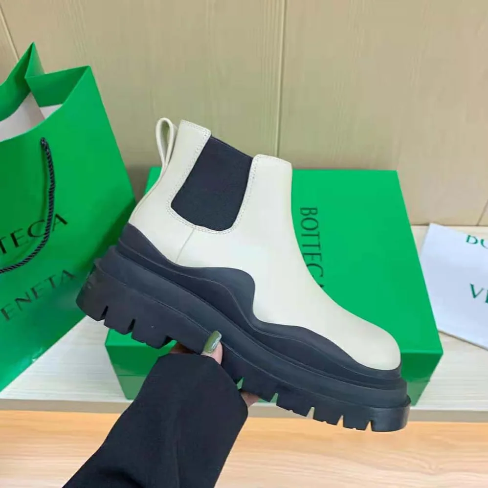 Bottega Veneta Tire Ankle Chelsea Boot for Unisex in White