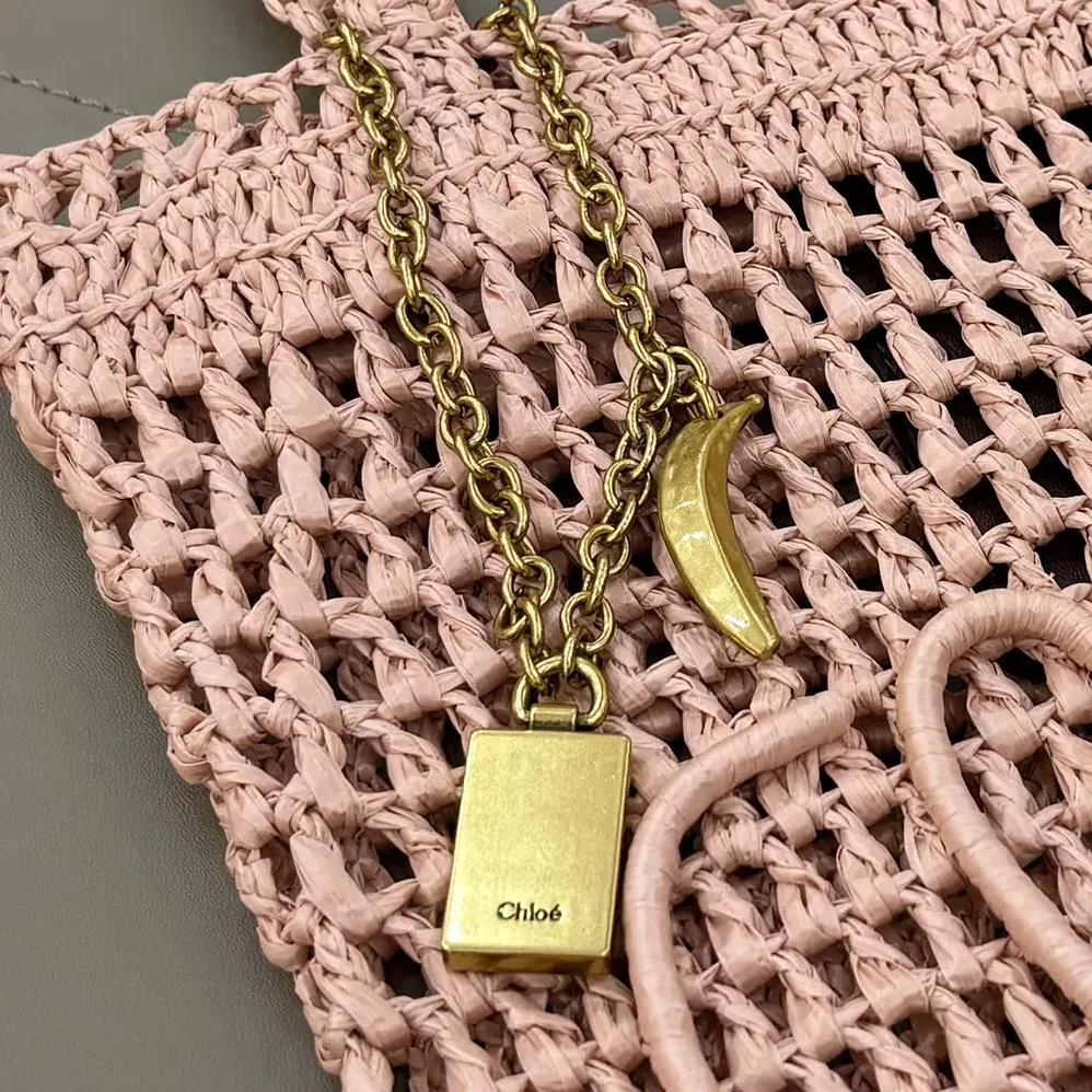 Chloe Small Summer Banana Tote Bag in Raffia for Women in Pink Chloe Small Summer Banana Tote Bag in Raffia for Women in Pink