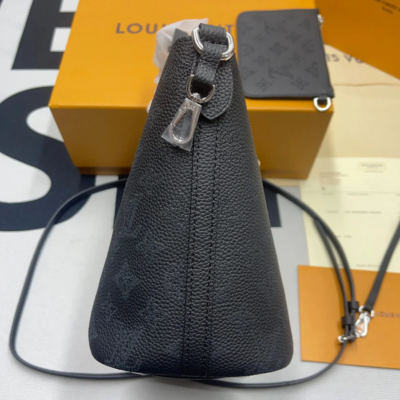 Louis Vuitton Loop Blossom PM Black / Louis Vuitton Loop Blossom PM Black /
