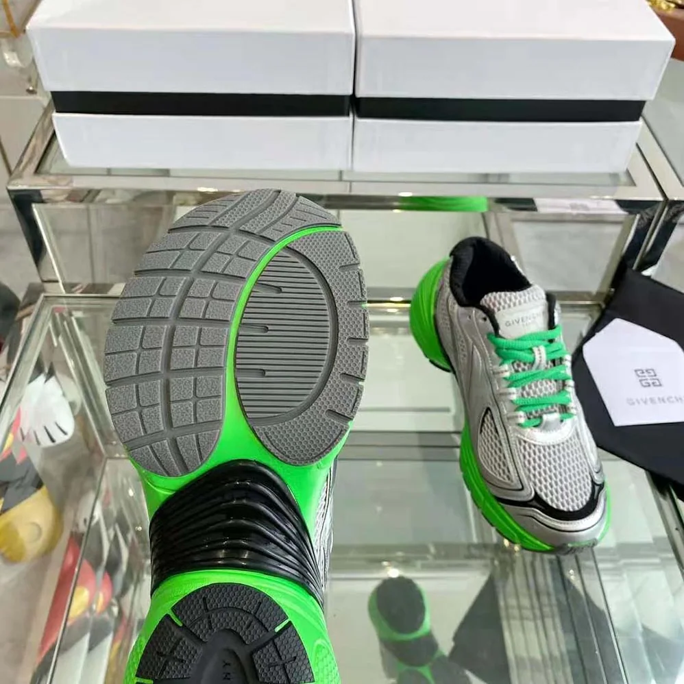 Givenchy TK-MX Runner Sneakers in Mesh for Unisex in Green Givenchy TK-MX Runner Sneakers in Mesh for Unisex in Green