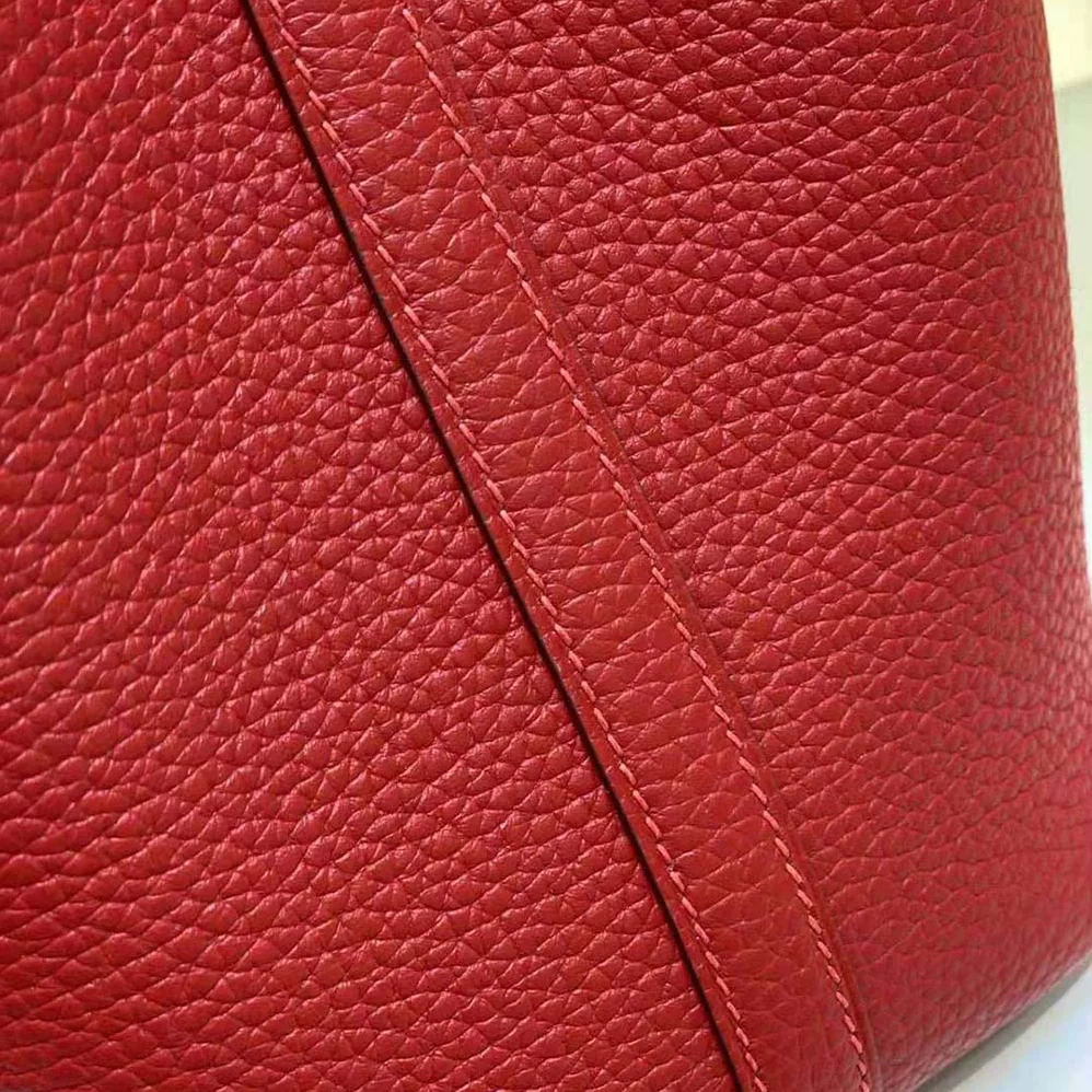 Hermes Picotin Lock 18cm in Clémence leather for Women in Red Hermes Picotin Lock 18cm in Clémence leather for Women in Red