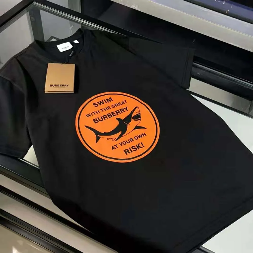 Burberry Shark Graphic Cotton Oversized T-shirt for Men in Black