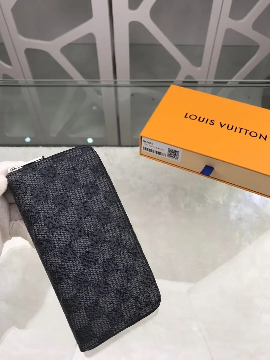 Louis Vuitton Zippy Wallet Vertical Damier Graphite Canvas