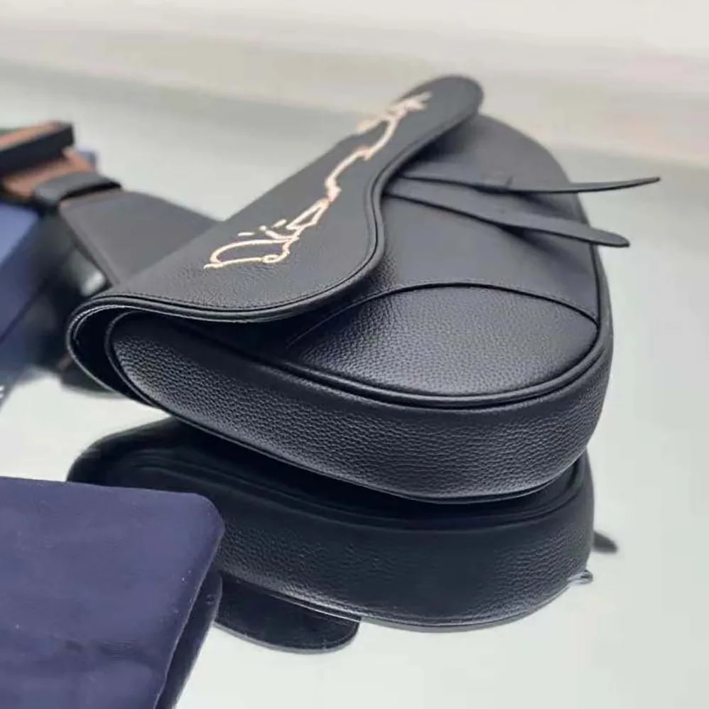 Dior Cactus Jack Dior Saddle Bag Black Grained Calfskin with Embroidered Signature for Men Dior Cactus Jack Dior Saddle Bag Black Grained Calfskin with Embroidered Signature for Men