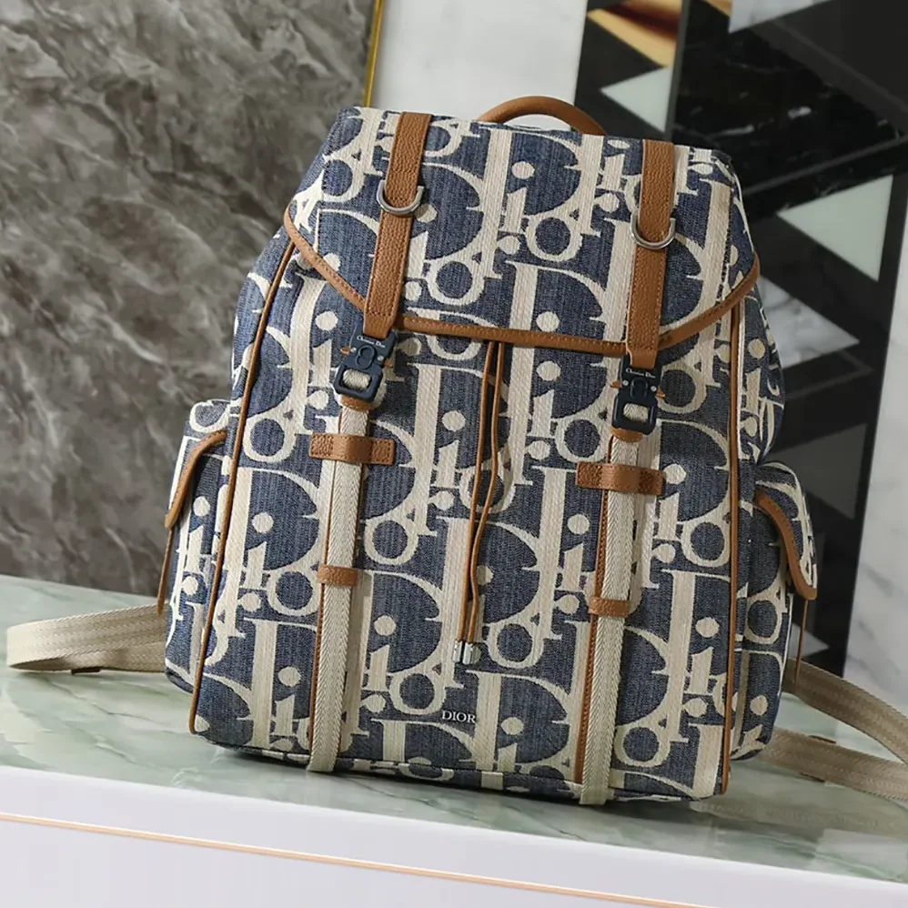 Dior Hit the Road Backpack with Flap Blue and Beige Raffia for Men in Effect Dior Oblique Denim Dior Hit the Road Backpack with Flap Blue and Beige Raffia for Men in Effect Dior Oblique Denim