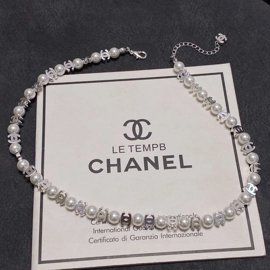 Chanel CC Pearl Necklace White Chanel CC Pearl Necklace White