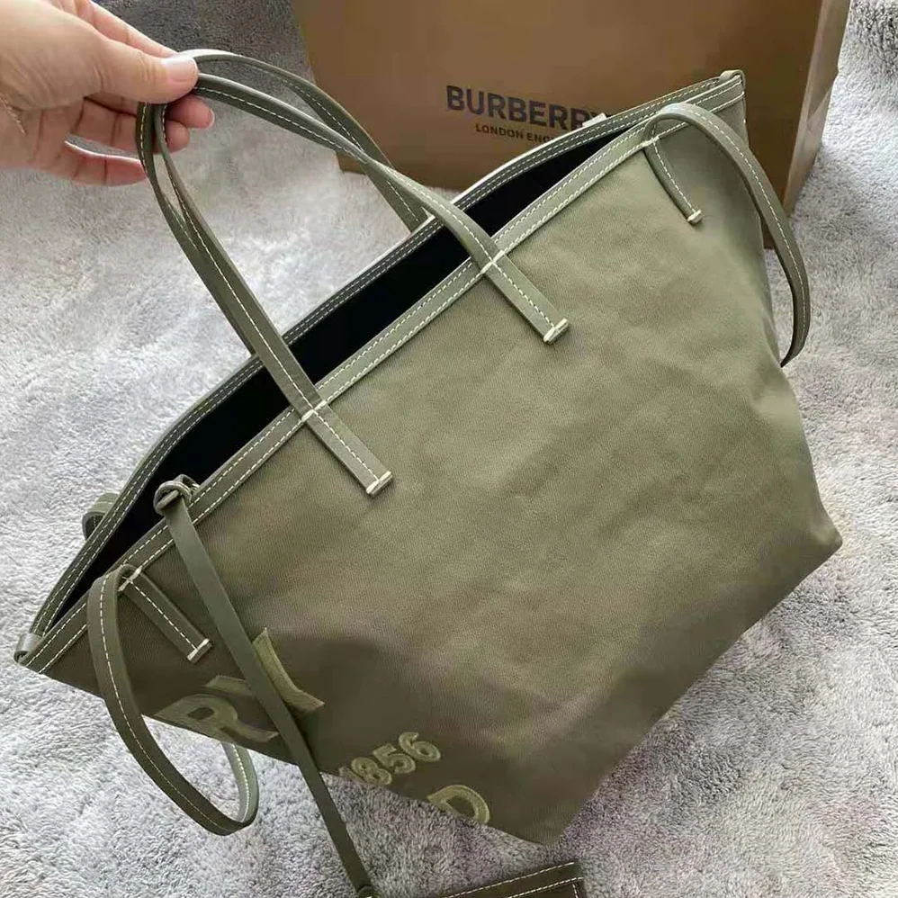 Burberry Mini Horseferry Linen Cotton Canvas Beach Tote for Women in Green