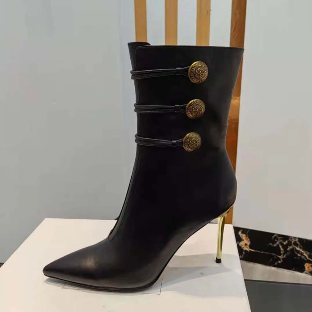 Balmain Alma Leather Ankle Boots in Smooth Leather for Women in Black Balmain Alma Leather Ankle Boots in Smooth Leather for Women in Black