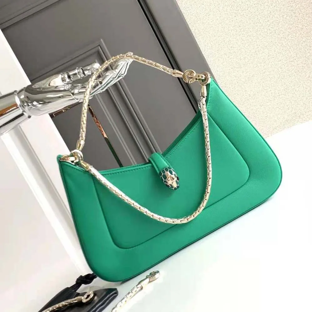 Bvlgari Serpenti Baia Small Shoulder Bag in Calf Leather for Women in Green Bvlgari Serpenti Baia Small Shoulder Bag in Calf Leather for Women in Green