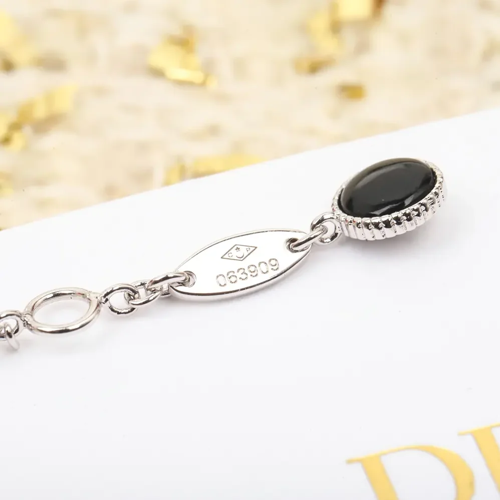 Dior Rose des Vents Bracelet White Gold Diamonds Mother-of for Women in Pearl and Onyx Dior Rose des Vents Bracelet White Gold Diamonds Mother-of for Women in Pearl and Onyx
