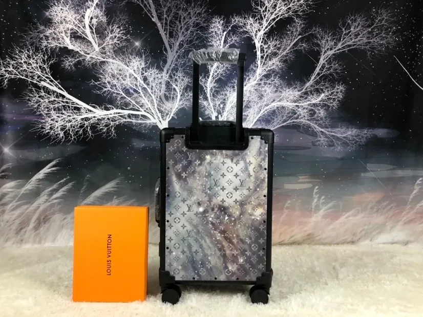 Louis Vuitton Rolling Trunk Grey /