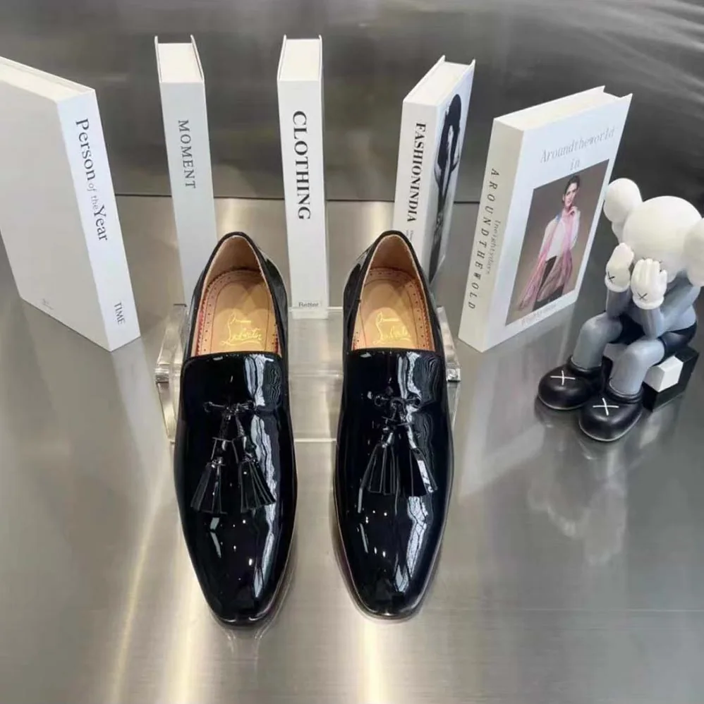 Christian Louboutin Dandelion Tassel Loafers Patent Calf Leather for Men in Black Christian Louboutin Dandelion Tassel Loafers Patent Calf Leather for Men in Black