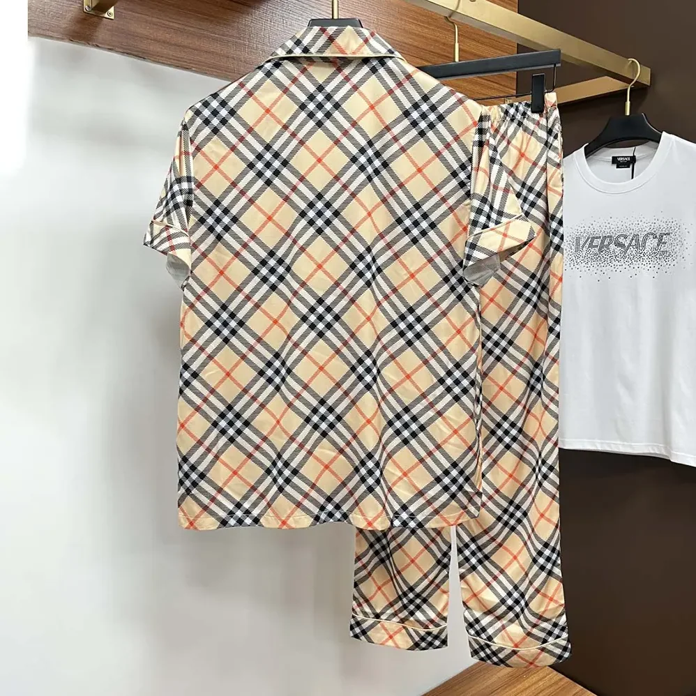 Burberry Check Short for Men in Sleeved Silk Pajama Set