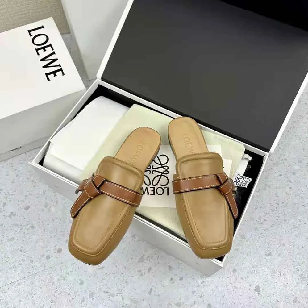Loewe Gate Flat Mule in Calfskin for Women in Brown Loewe Gate Flat Mule in Calfskin for Women in Brown
