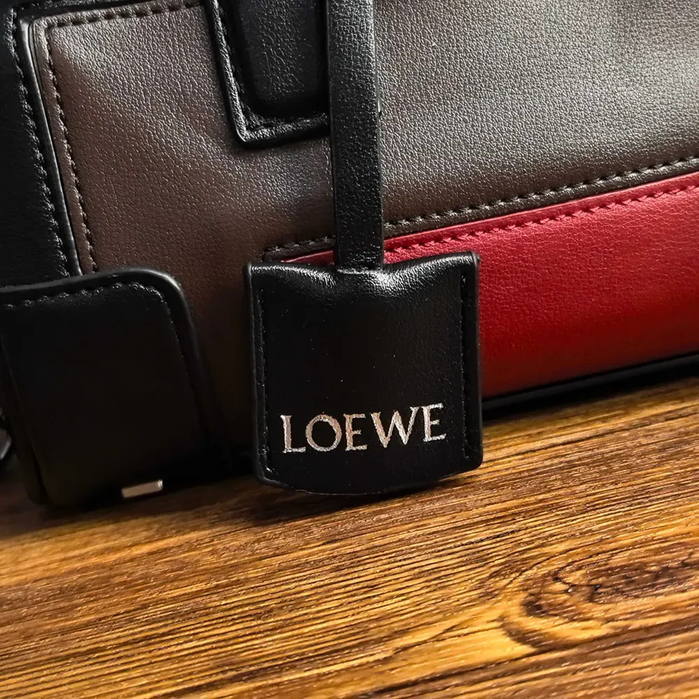Loewe Amazona 23 Cropped Bag in Nappa Calfskin for Women in Black/Burgundy Loewe Amazona 23 Cropped Bag in Nappa Calfskin for Women in Black/Burgundy