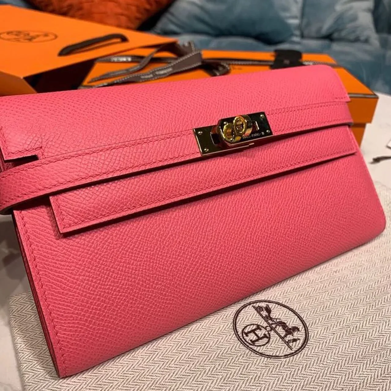 Hermes Kelly Wallet To Go Woc Pink With Gold Toned Hardware Bag / Hermes Kelly Wallet To Go Woc Pink With Gold Toned Hardware Bag /