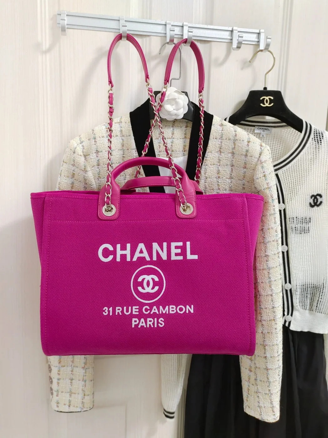 Chanel Deauville Tote Bag Pouch Pink / Chanel Deauville Tote Bag Pouch Pink /