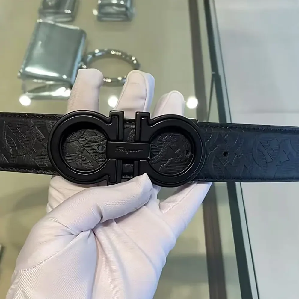Salvatore Ferragamo Reversible and Adjustable Gancini Belt for Unisex in Black