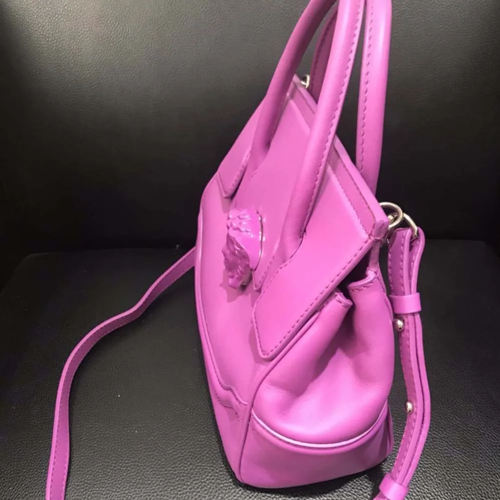 Versace Palazzo Empire Medium Bag in Calf Leather in Pink Versace Palazzo Empire Medium Bag in Calf Leather in Pink