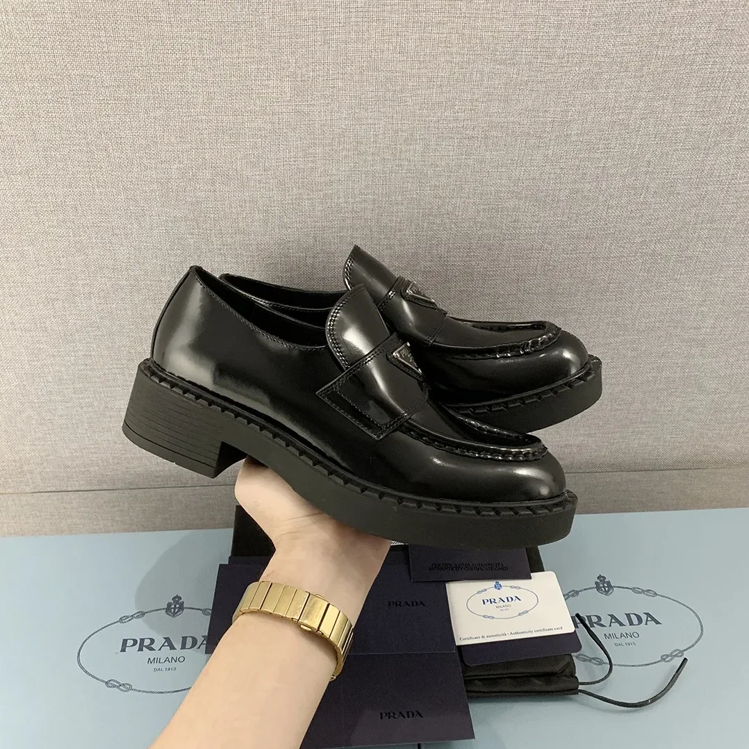 Prada Chocolate Patent Loafers Black / 1D246M_JHR_F0002_F_B050