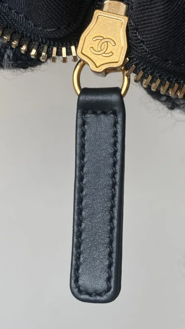 Chanel Tweed Black Hobo Bag 6,/17