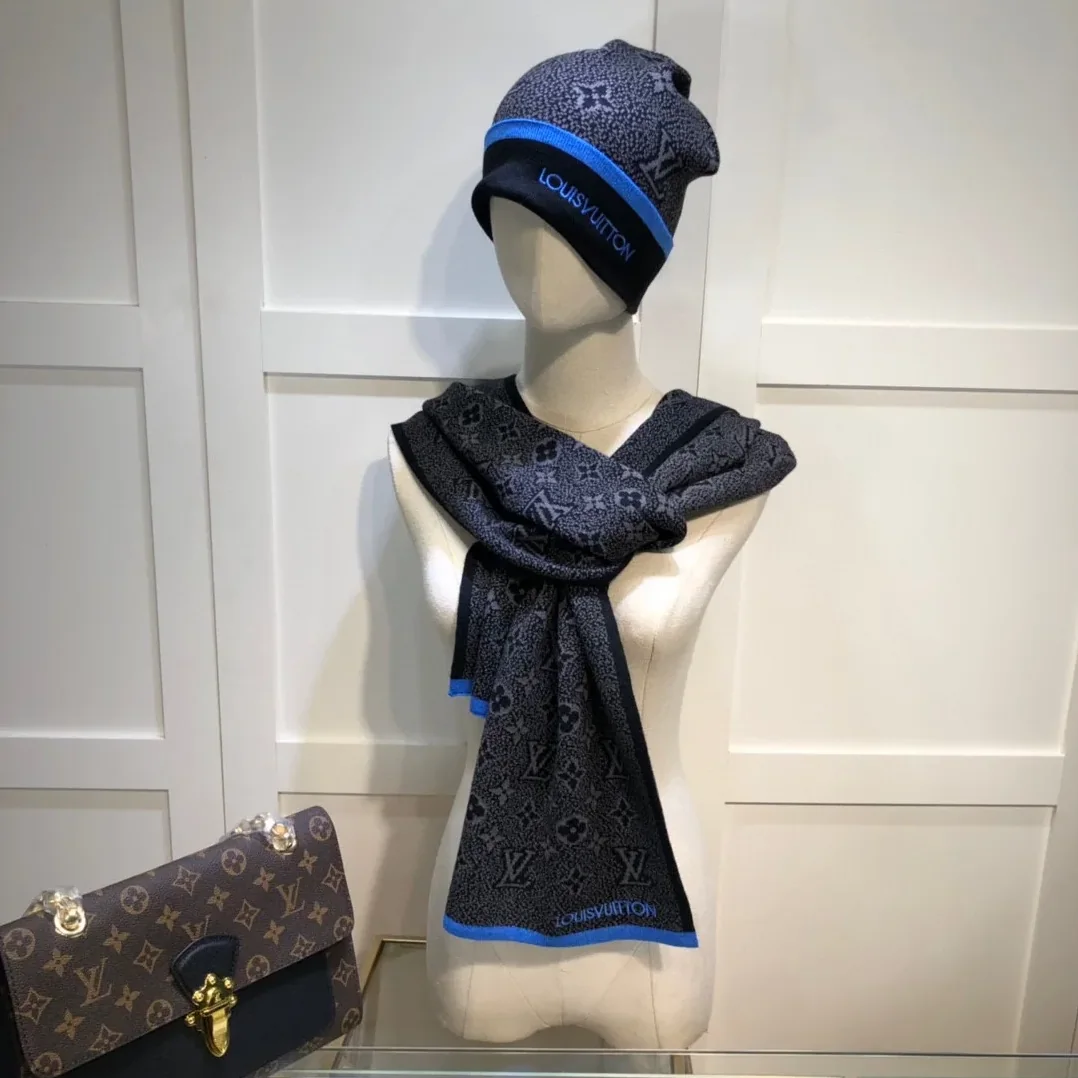 Louis Vuitton Beanie & Scarf Set In Black Louis Vuitton Beanie & Scarf Set In Black