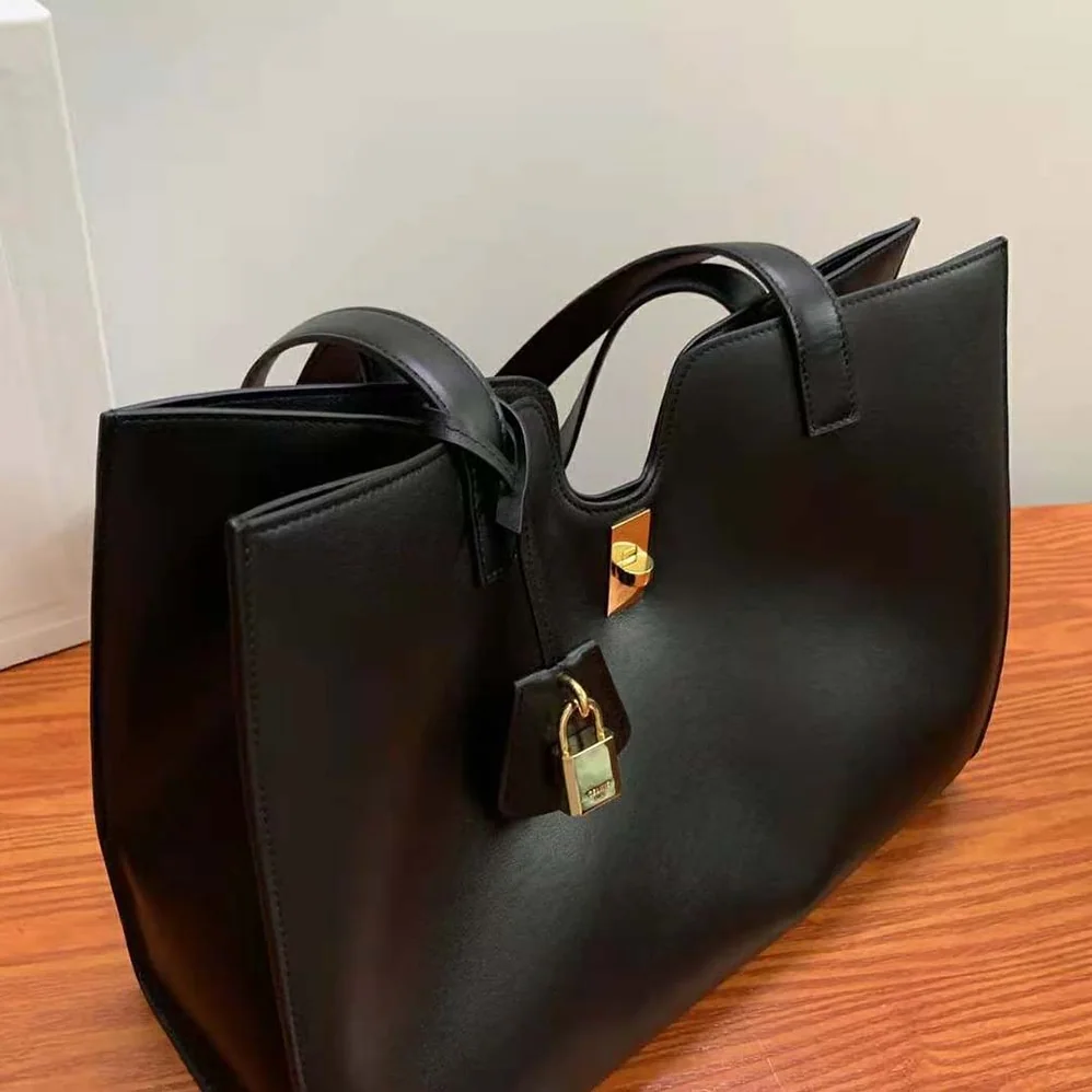 Celine Cabas 16 in Smooth Calfskin for Women in Black Celine Cabas 16 in Smooth Calfskin for Women in Black