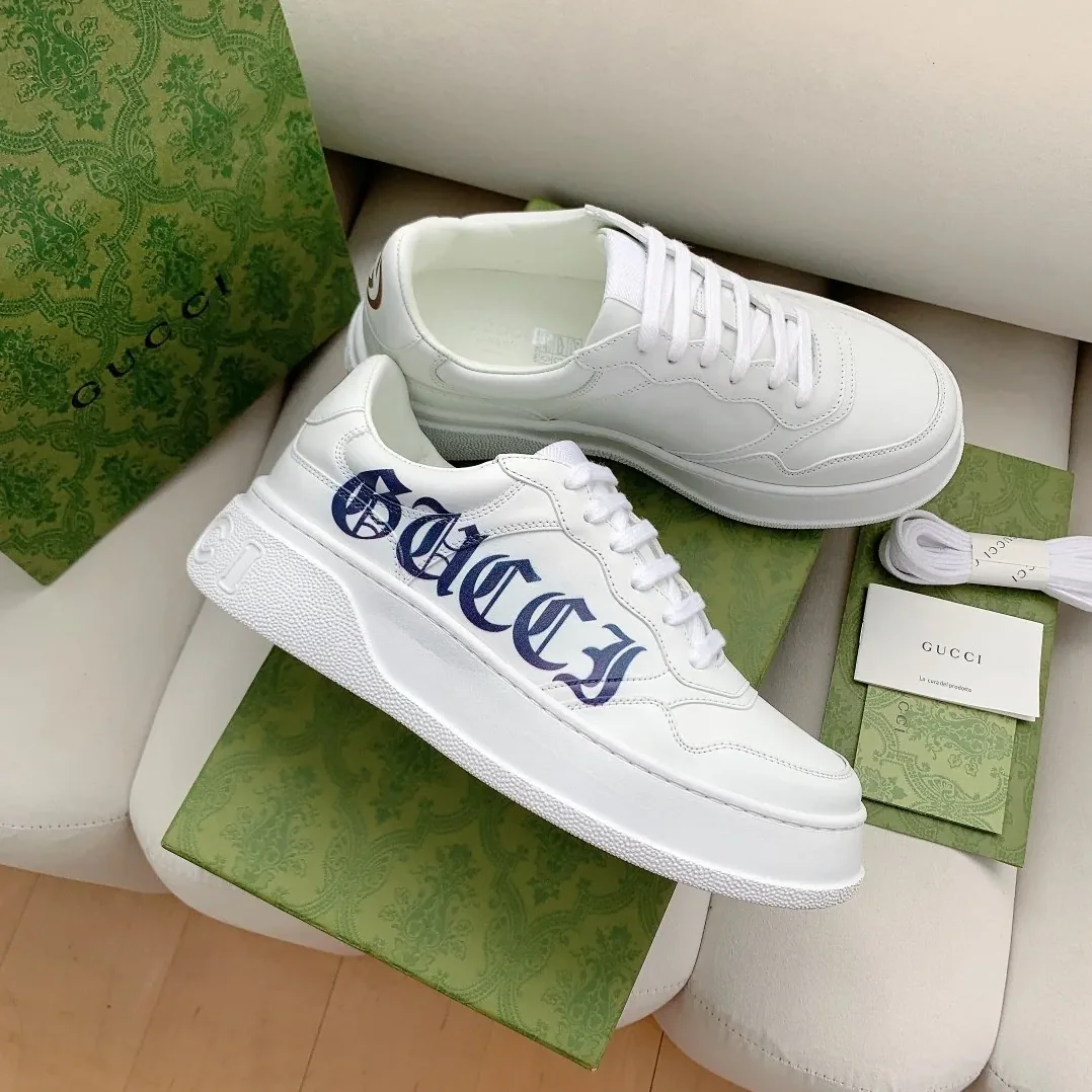 Gucci Sneaker White With Gucci Print 1XL10 Gucci Sneaker White With Gucci Print 1XL10