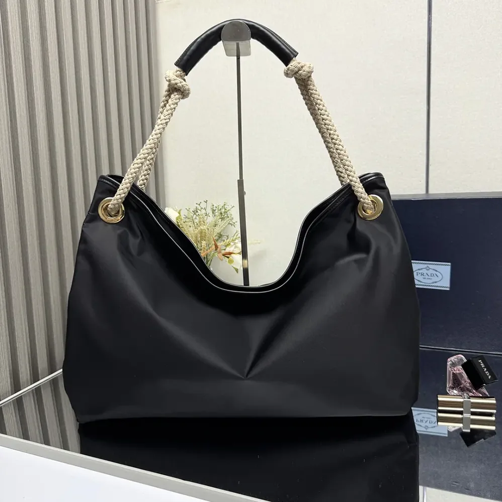 Prada Mariner Large Re-Nylon Shoulder Bag for Women in Black Prada Mariner Large Re-Nylon Shoulder Bag for Women in Black