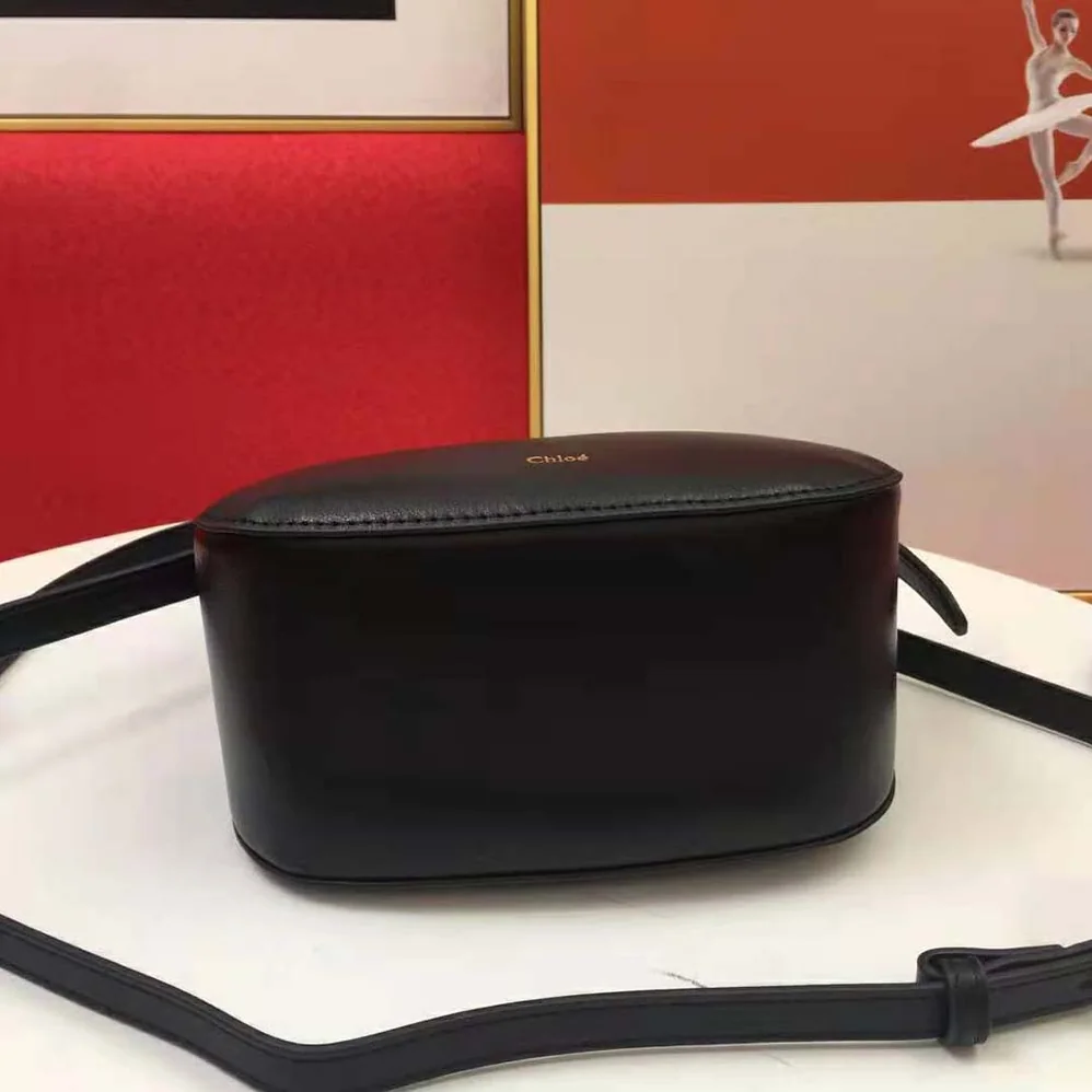 Chloe Kiss Small Purse in Small Grain Calfskin for Women in Black